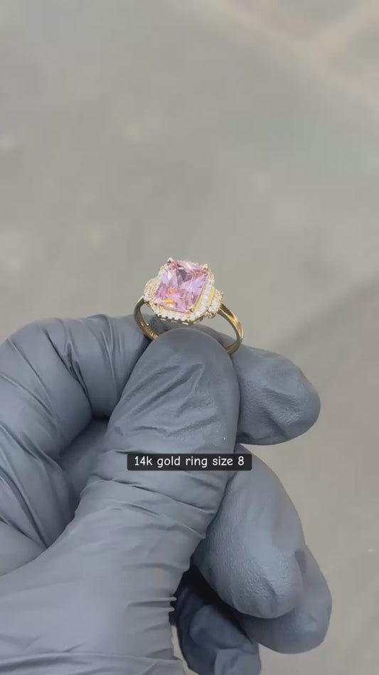 14k gold ring size 8 w/pink color zirconia